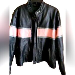 Leather jacket in excellent pre owned condition.